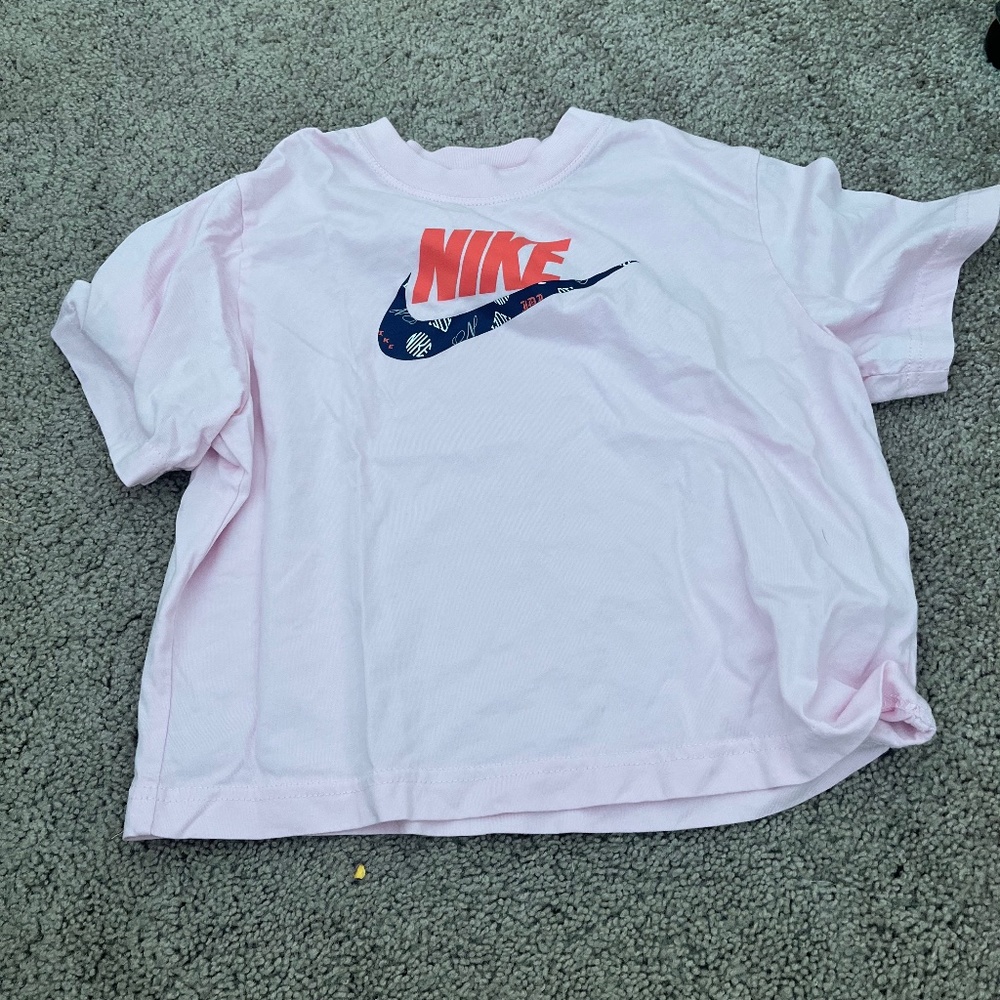 Nike Loose Fit Pink T-Shirt
